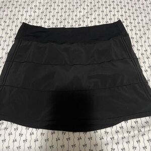 Black lulu pace rival